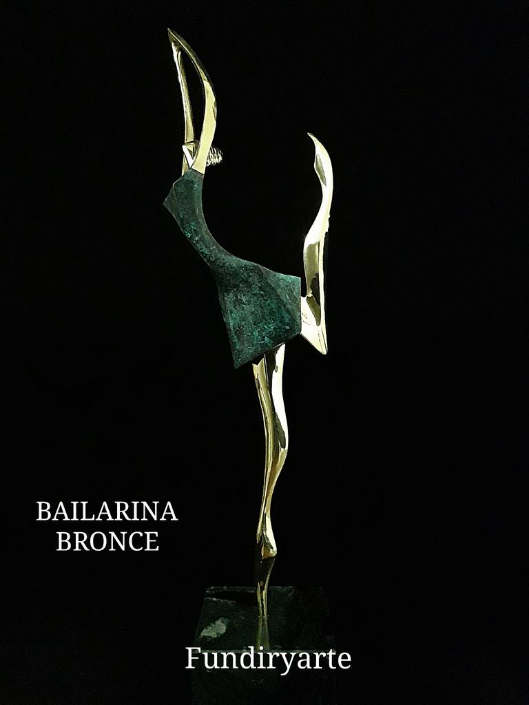 Bailarina de Bronce